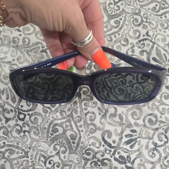EUC FENDI SUNGLASSES Fendi | Accessories | Fendi Sunglasses Euc | Poshmark main image 4